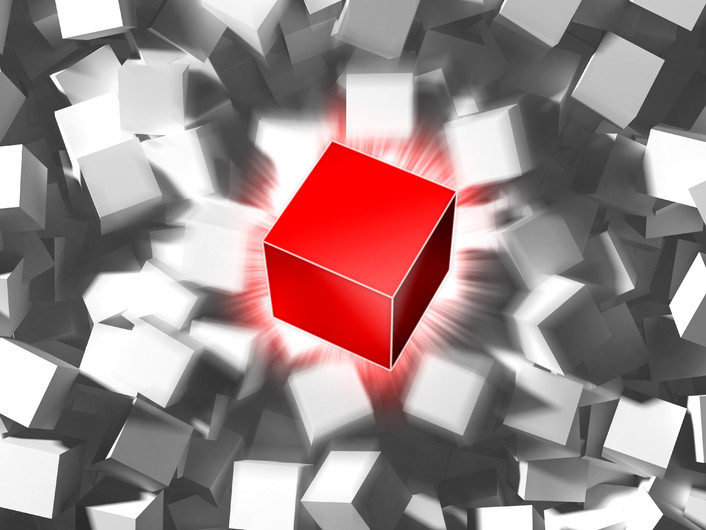 Red cube and white cubes 00915