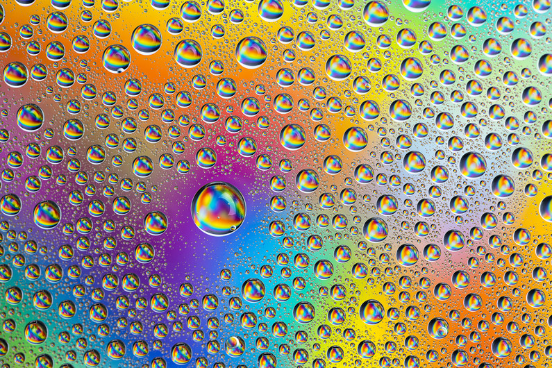 Water drops on rainbows 00797